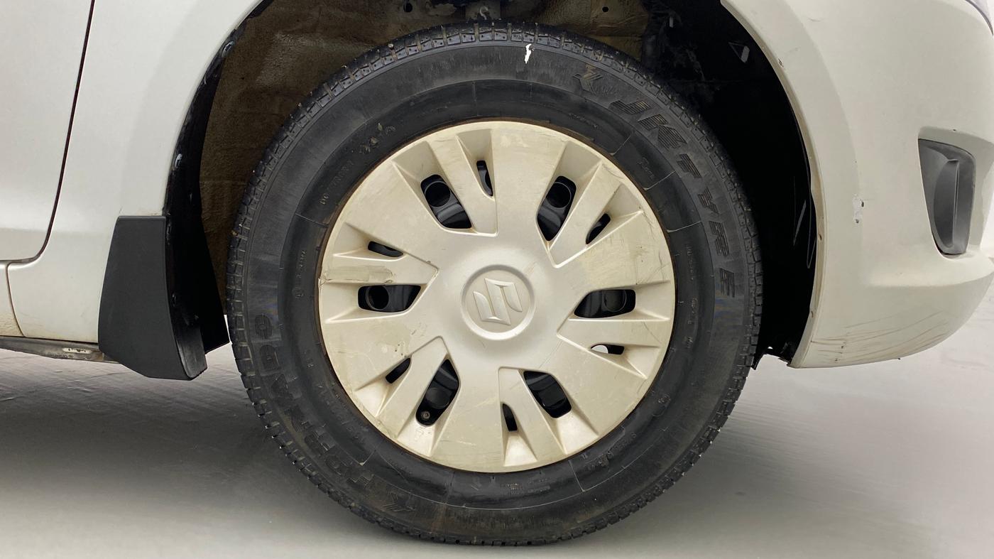 2014 Maruti Swift VXI D, Petrol, Manual, 57,946 km, Right Front Wheel