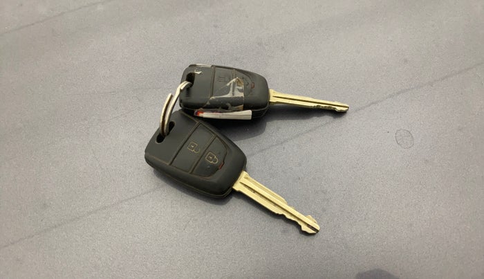 2018 Hyundai Grand i10 SPORTZ AT 1.2 KAPPA VTVT, Petrol, Automatic, 38,180 km, Key Close Up