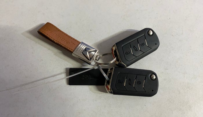 2023 Mahindra XUV700 AX7 Petrol MT 7 STR, Petrol, Manual, 24,144 km, Key Close Up