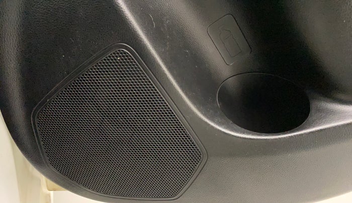 2018 Maruti Swift ZDI AMT, Diesel, Automatic, 79,101 km, Infotainment system - Rear speakers missing / not working