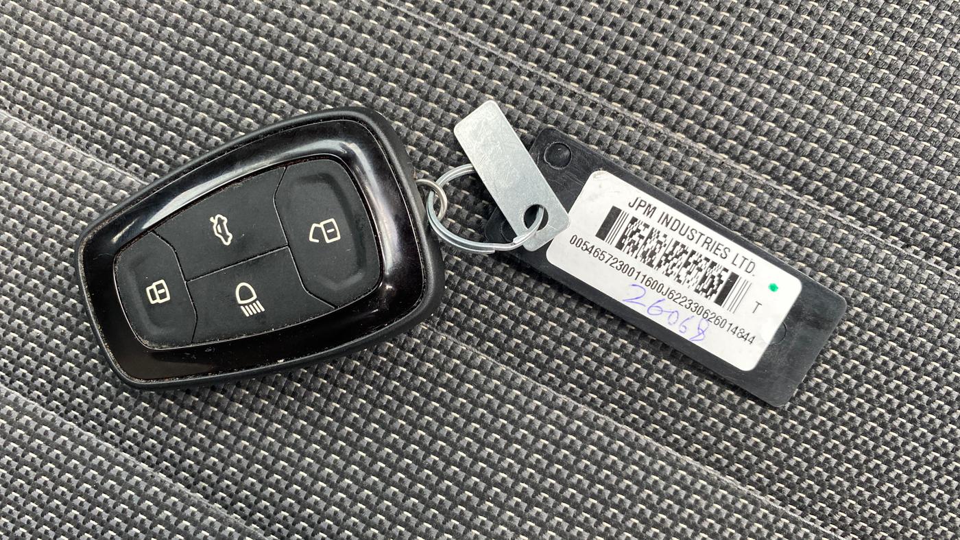 2021 Tata TIGOR XZ PLUS PETROL, Petrol, Manual, 63,375 km, Key Close Up