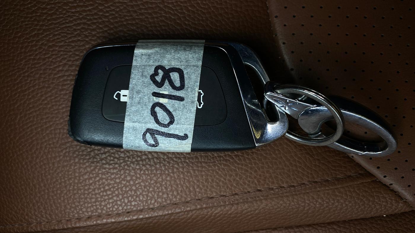 2022 MG HECTOR PLUS SHARP 1.5 PETROL TURBO CVT 6-STR, Petrol, Automatic, 61,701 km, Key Close Up