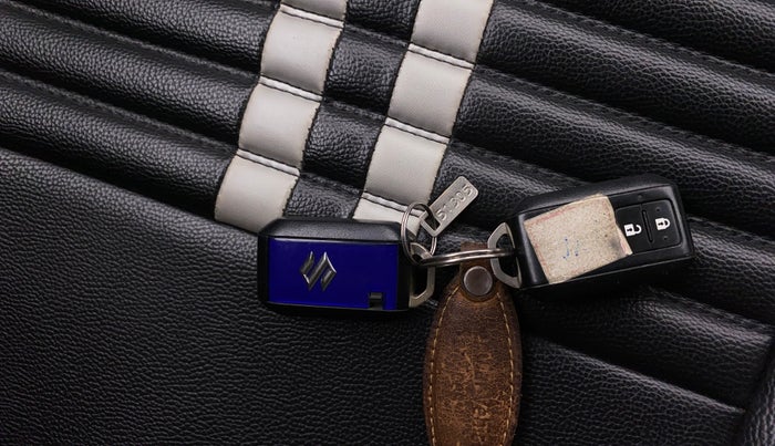 2019 Maruti Swift ZXI AMT, Petrol, Automatic, 81,577 km, Key Close Up