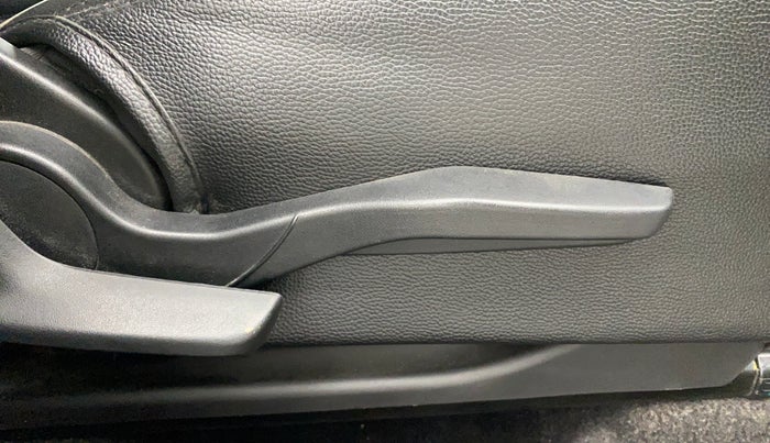 2019 Maruti Swift ZXI AMT, Petrol, Automatic, 81,577 km, Driver Side Adjustment Panel