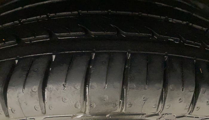 2016 Hyundai Elite i20 ASTA 1.2 (O), Petrol, Manual, 49,920 km, Right Rear Tyre Tread