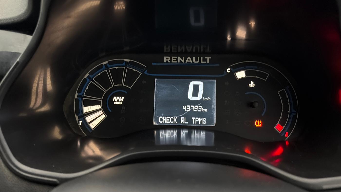 2023 Renault TRIBER RXT, Petrol, Manual, 43,793 km, Odometer Image