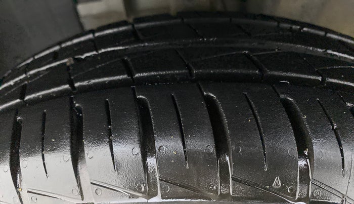 2021 Renault Kwid Neotech 1.0 EasyR, Petrol, Automatic, 5,616 km, Left Front Tyre Tread