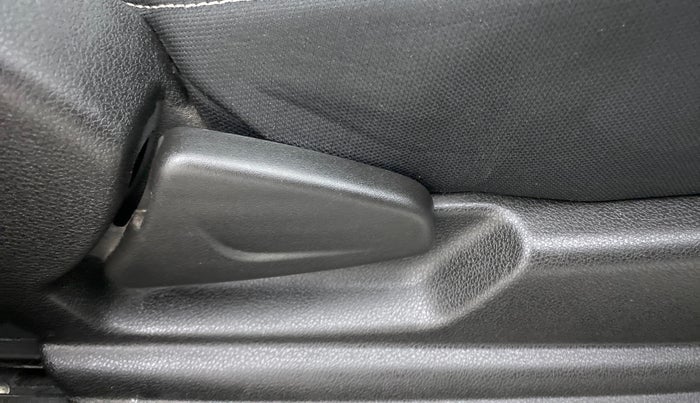 2021 Renault Kwid Neotech 1.0 EasyR, Petrol, Automatic, 5,616 km, Driver Side Adjustment Panel