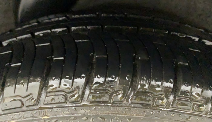 2013 Hyundai i20 MAGNA 1.2, Petrol, Manual, 69,108 km, Left Rear Tyre Tread