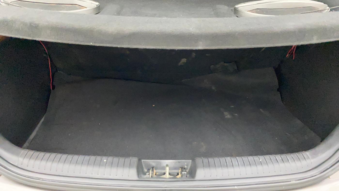 2013 Hyundai i20 MAGNA 1.2, Petrol, Manual, 69,108 km, Boot Inside