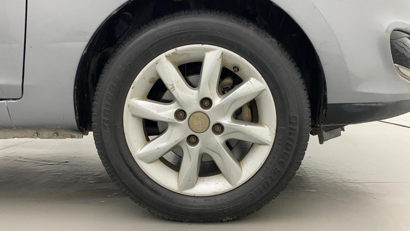 2017 Tata Zest XT PETROL, CNG, Manual, 66,656 km, Right Front Wheel