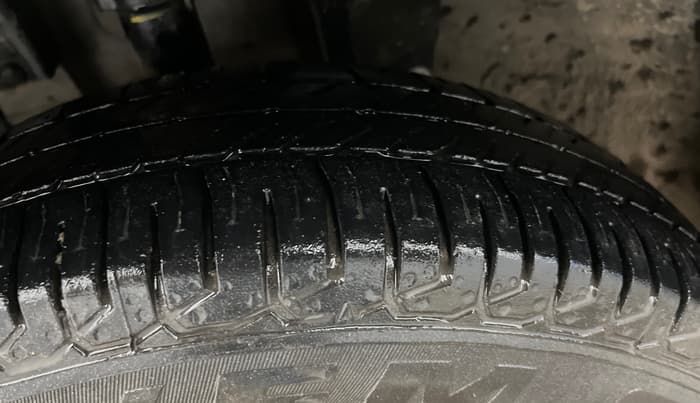 2016 Renault Kwid RXT 0.8, CNG, Manual, 70,860 km, Left Front Tyre Tread