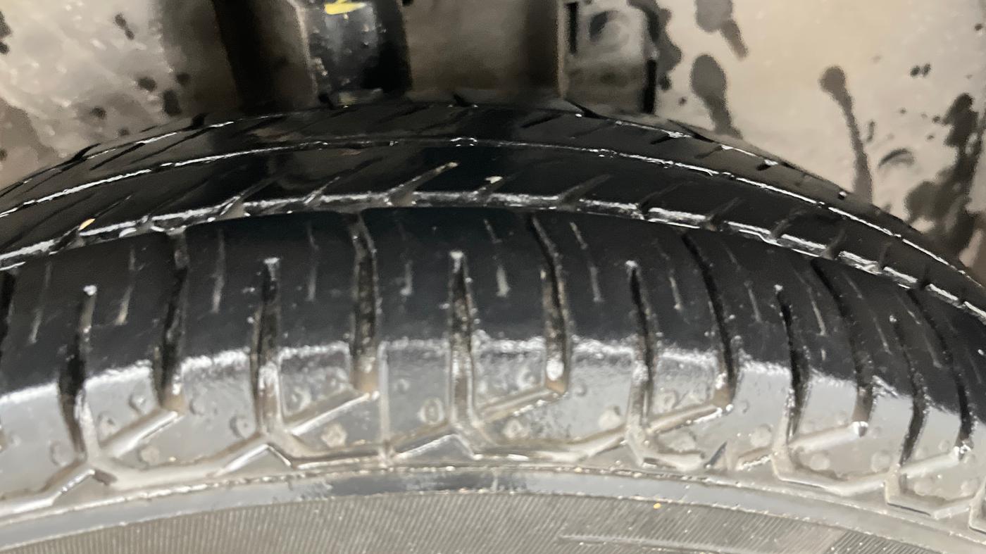 2016 Renault Kwid RXT 0.8, CNG, Manual, 1,000 km, Right Front Tyre Tread