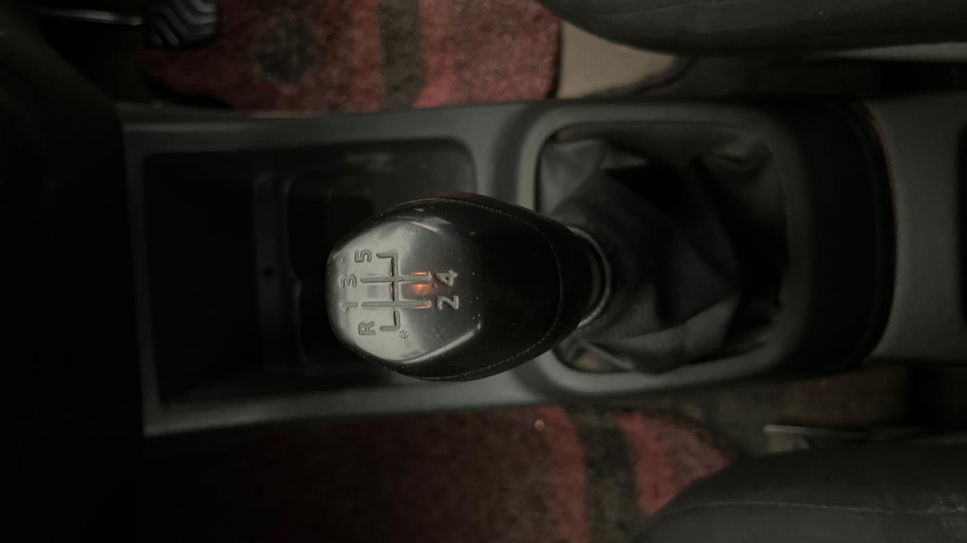 2016 Renault Kwid RXT 0.8, CNG, Manual, 1,000 km, Gear Lever