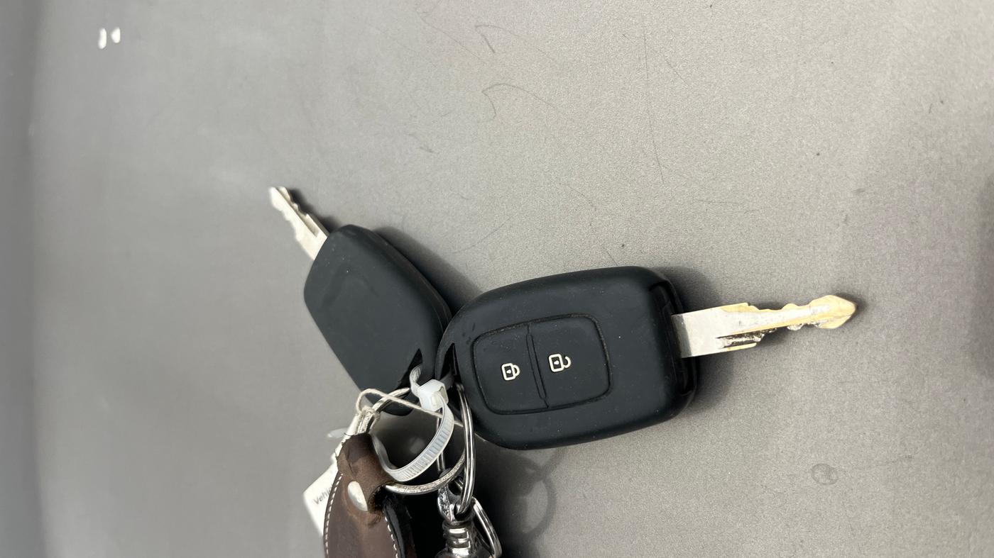 2016 Renault Kwid RXT 0.8, CNG, Manual, 1,000 km, Key Close Up