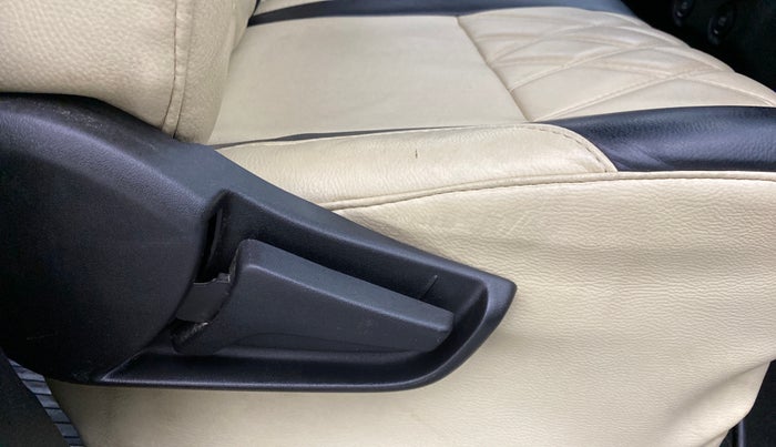 2020 Maruti S PRESSO VXI PLUS AGS, Petrol, Automatic, 30,832 km, Driver Side Adjustment Panel