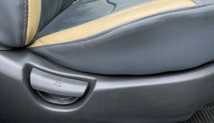 2019 Hyundai Xcent S 1.2, Petrol, Manual, 10,014 km, Driver Side Adjustment Panel