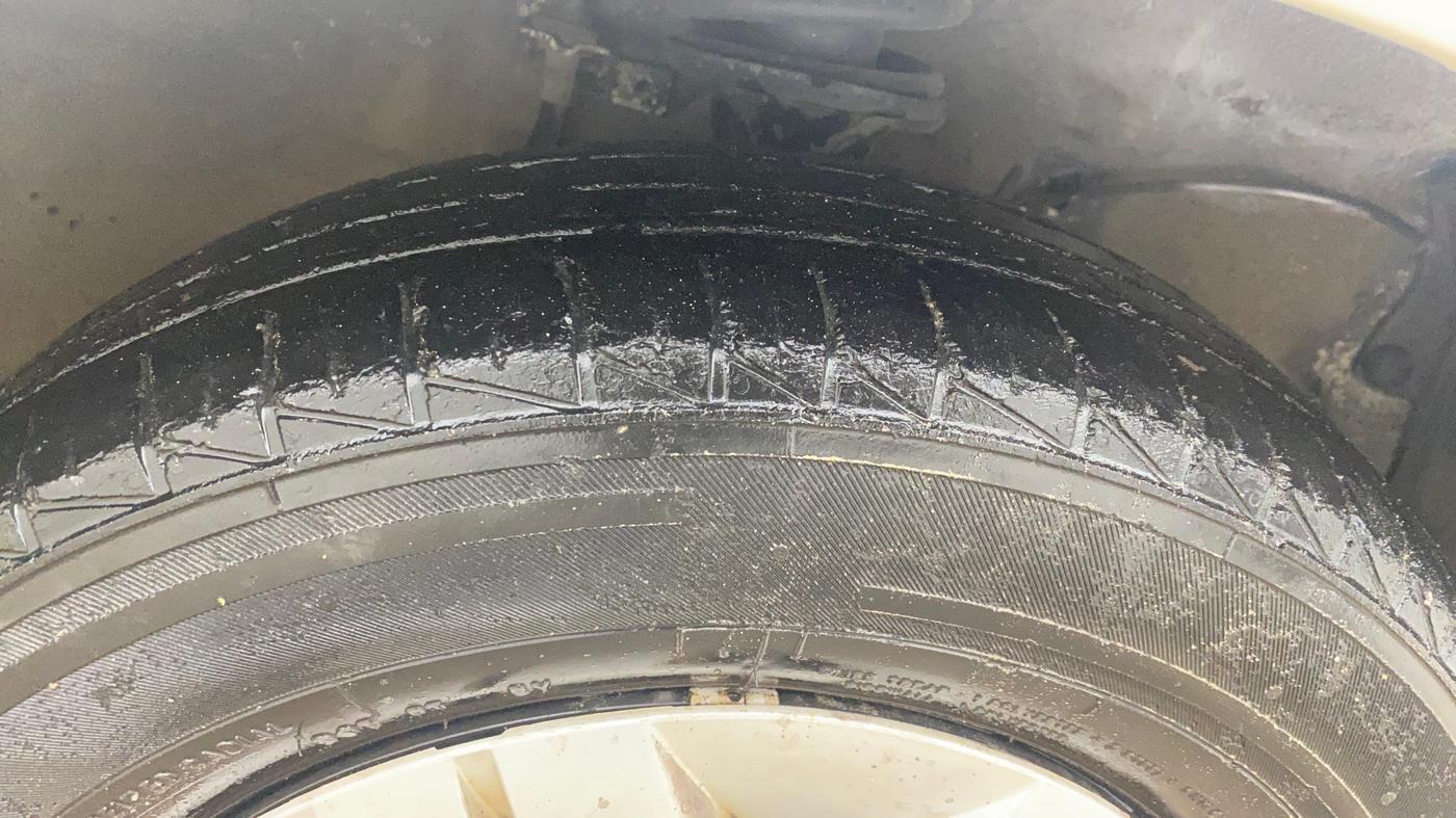 2020 Maruti Alto VXI, CNG, Manual, 49,107 km, Right Front Tyre Tread