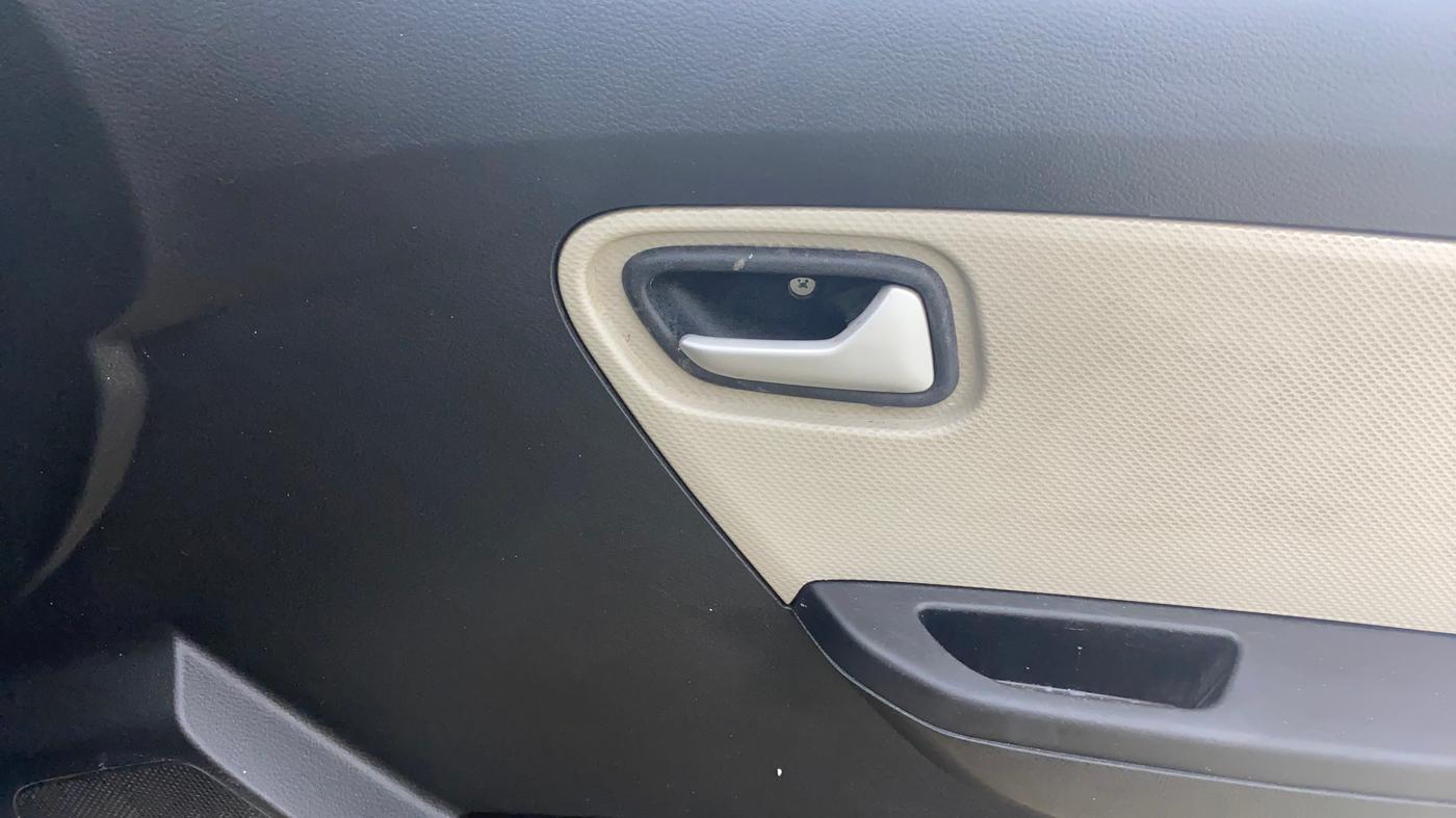 2020 Maruti Alto VXI, CNG, Manual, 49,107 km, Driver Side Door Panels Control