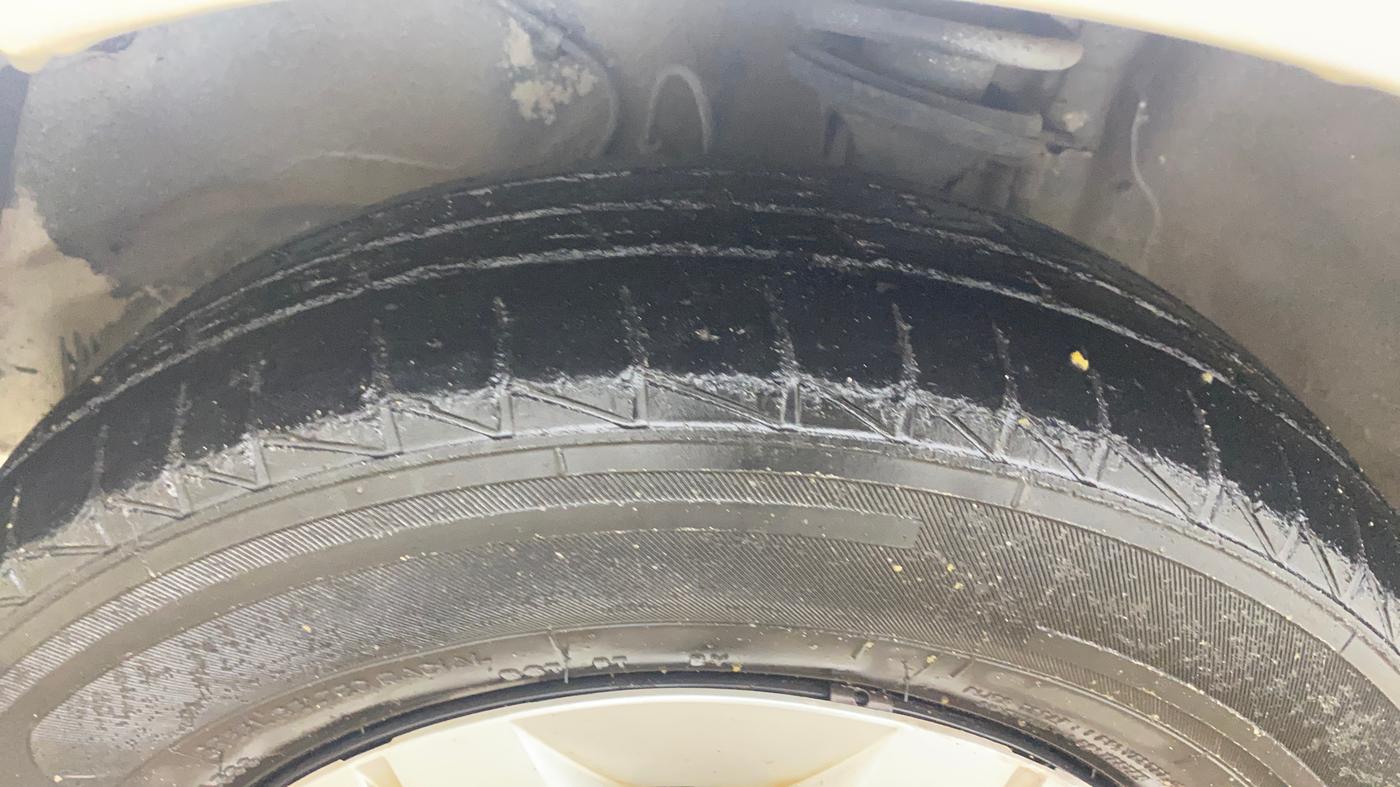 2020 Maruti Alto VXI, CNG, Manual, 49,107 km, Left Front Tyre Tread