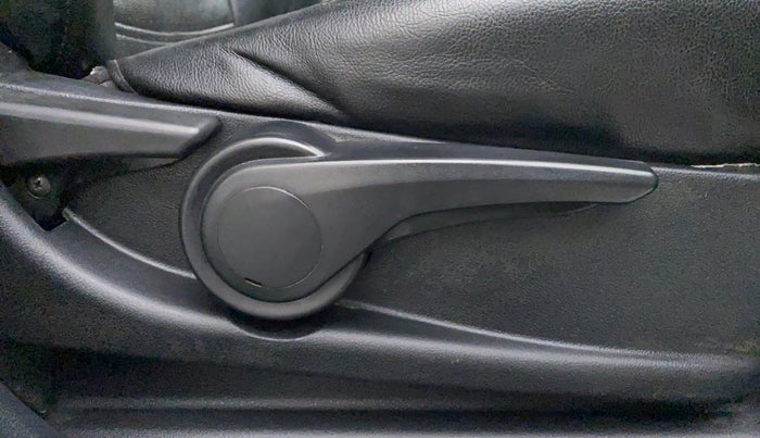 2017 Tata Tiago XZA 1.2 REVOTRON, Petrol, Automatic, 88,379 km, Driver Side Adjustment Panel
