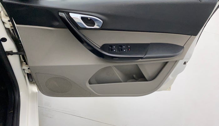 2017 Tata Tiago XZA 1.2 REVOTRON, Petrol, Automatic, 88,379 km, Driver Side Door Panels Controls