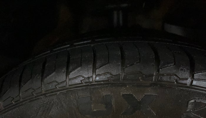 2020 MG HECTOR SHARP 1.5 DCT PETROL, Petrol, Automatic, 66,365 km, Right Front Tyre Tread