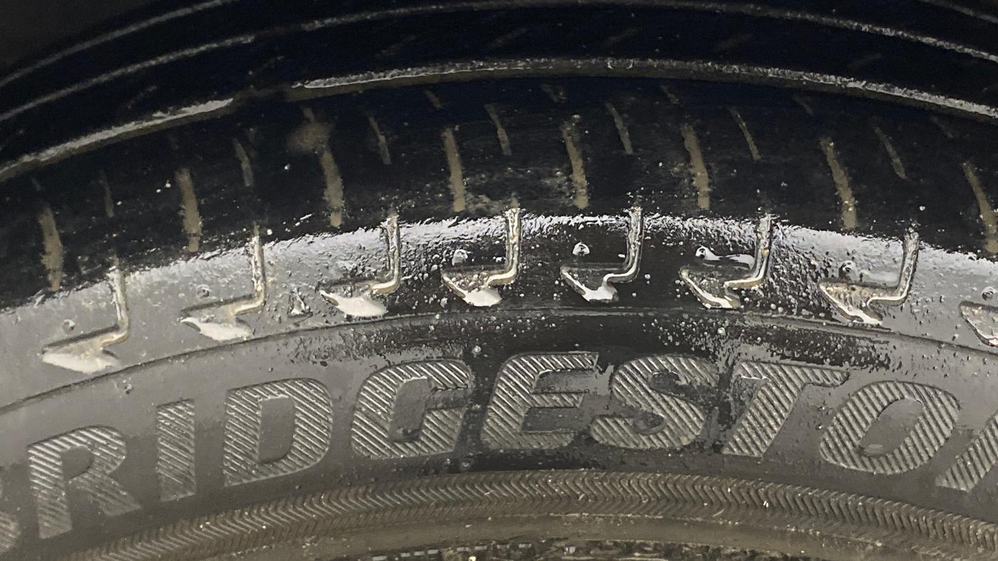 2018 Maruti IGNIS ZETA 1.2 AMT, Petrol, Automatic, 40,988 km, Left Front Tyre Tread