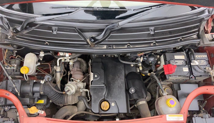 2017 Mahindra TUV300 T8 AT, Diesel, Automatic, 35,373 km, Engine Bonet View