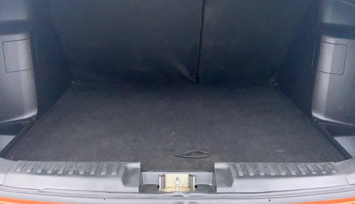 2018 Maruti Vitara Brezza ZDI+ DUAL TONE AMT, Diesel, Automatic, 54,738 km, Boot Inside View