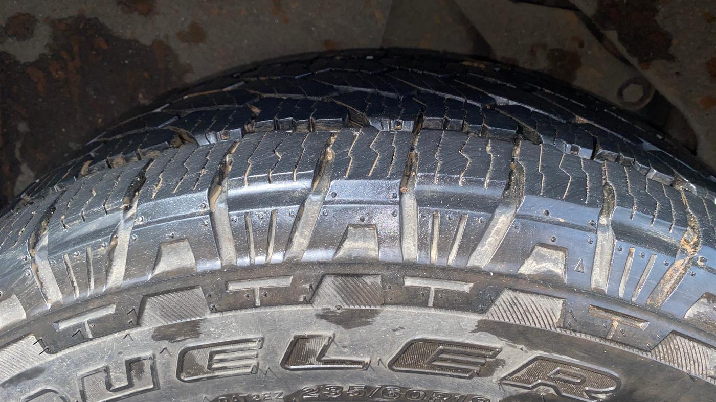 2021 Tata Safari XZA PLUS, Diesel, Automatic, 1,12,777 km, Right Rear Tyre Tread