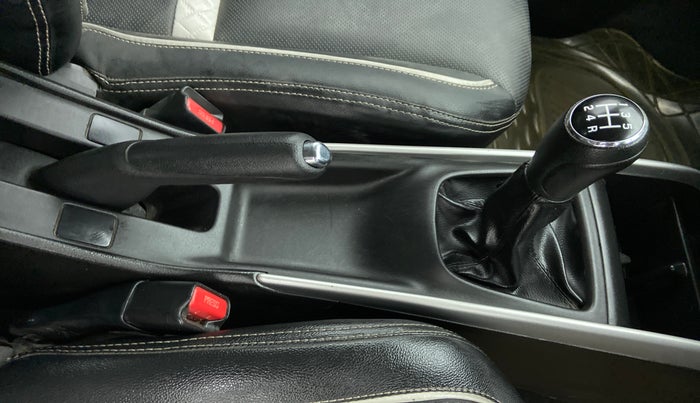 2017 Maruti Baleno DELTA 1.2 K12, Petrol, Manual, 27,767 km, Gear Lever