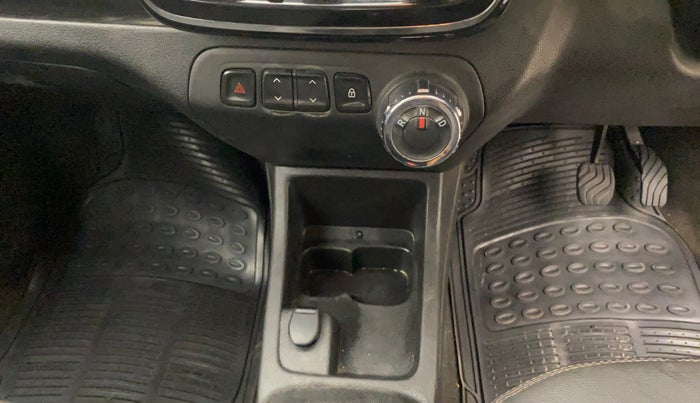 2017 Renault Kwid RXT 1.0 AMT, Petrol, Automatic, 44,636 km, Gear Lever