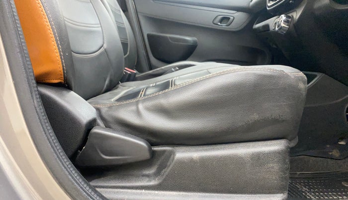 2017 Renault Kwid RXT 1.0 AMT, Petrol, Automatic, 44,636 km, Driver Side Adjustment Panel