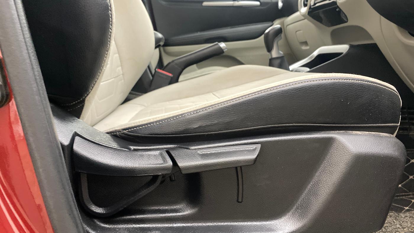 2023 KIA SONET HTX 1.0 IMT, Petrol, Manual, 23,851 km, Driver Side Adjustment Panel