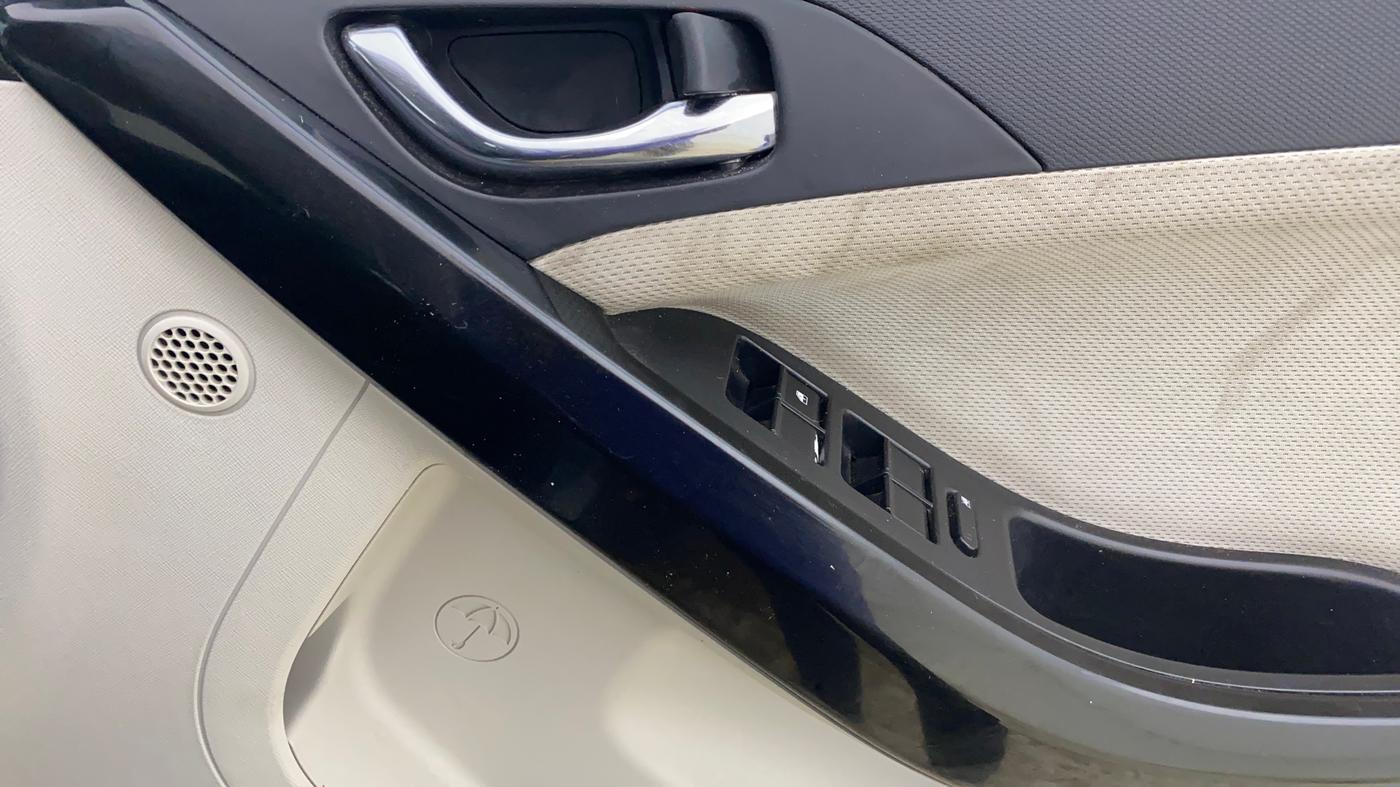 2022 Tata NEXON XZ PLUS DIESEL, Diesel, Manual, 60,053 km, Driver Side Door Panels Control