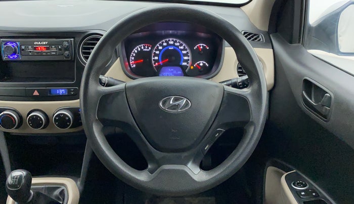 2016 Hyundai Grand i10 MAGNA 1.2 KAPPA VTVT, Petrol, Manual, 1,08,726 km, Steering Wheel Close Up