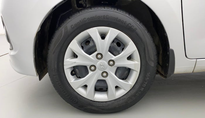 2016 Hyundai Grand i10 MAGNA 1.2 KAPPA VTVT, Petrol, Manual, 1,08,726 km, Left Front Wheel