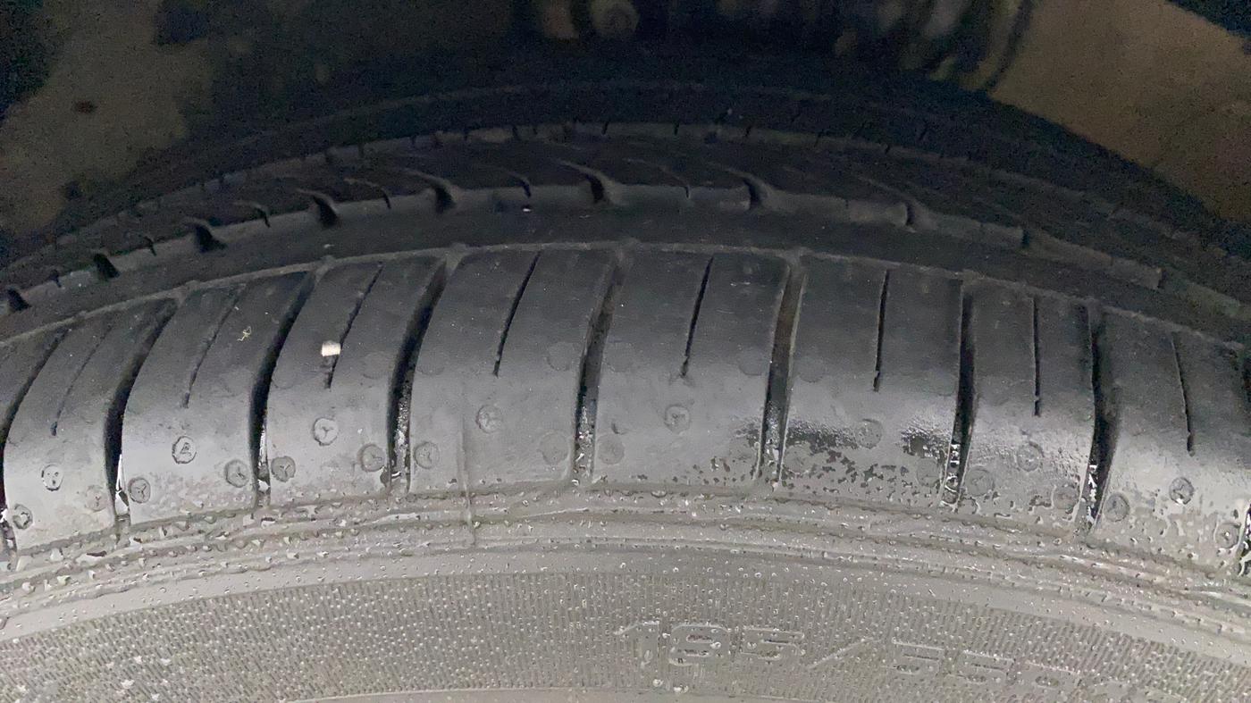 2021 Volkswagen Polo HIGHLINE PLUS 1.0L TSI, Petrol, Manual, 23,056 km, Left Front Tyre Tread
