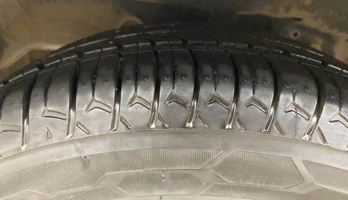 2018 Hyundai Eon MAGNA +, Petrol, Manual, 58,497 km, Right Rear Tyre Tread