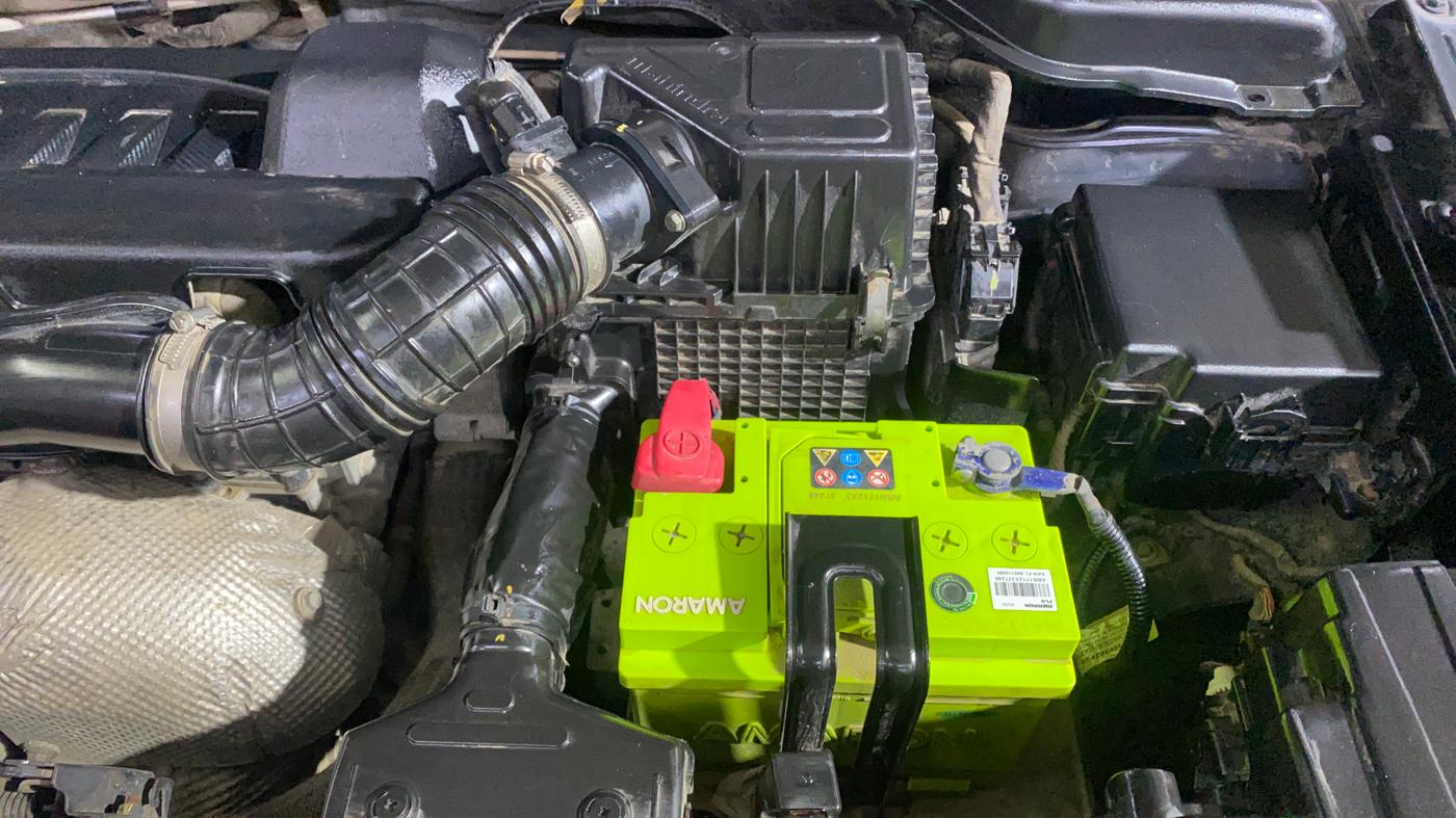 2019 Mahindra XUV300 W8 1.5 DIESEL, Diesel, Manual, 1,12,671 km, Engine View - Left