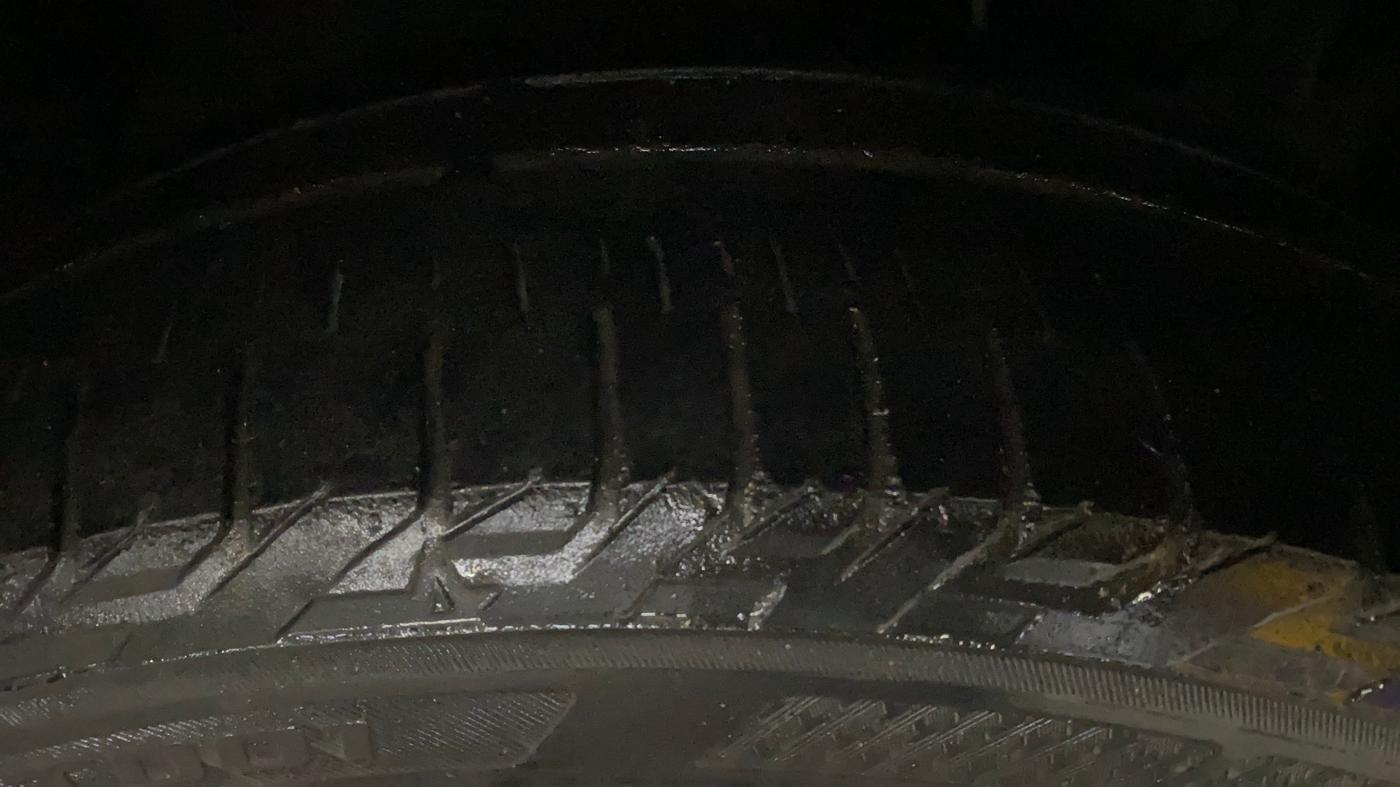 2019 Mahindra XUV300 W8 1.5 DIESEL, Diesel, Manual, 1,12,671 km, Right Front Tyre Tread