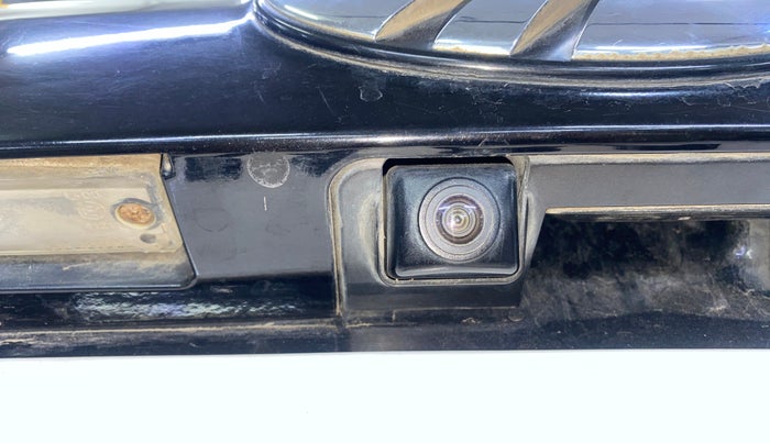 2019 Mahindra XUV300 W8 1.5 DIESEL, Diesel, Manual, 1,12,627 km, Parking Camera