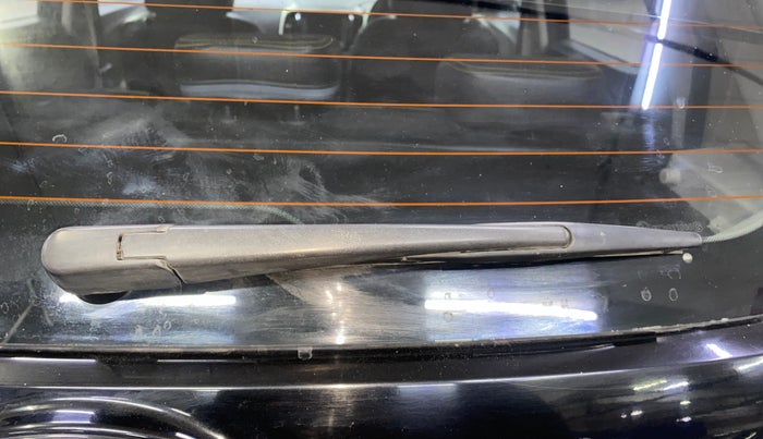 2019 Mahindra XUV300 W8 1.5 DIESEL, Diesel, Manual, 1,12,627 km, Rear Wiper