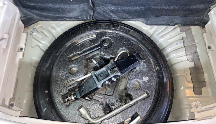 2019 Mahindra XUV300 W8 1.5 DIESEL, Diesel, Manual, 1,12,627 km, Spare Tyre