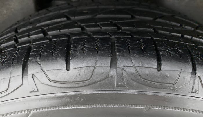 2017 Jeep Compass LIMITED (O) 1.4 PETROL AT, Petrol, Automatic, 60,648 km, Right Rear Tyre Tread
