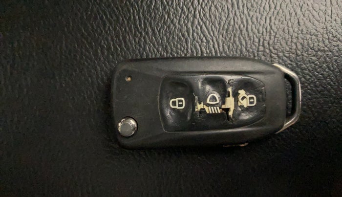 2017 Tata TIGOR XZ (O) PETROL, Petrol, Manual, 50,477 km, Key Close Up