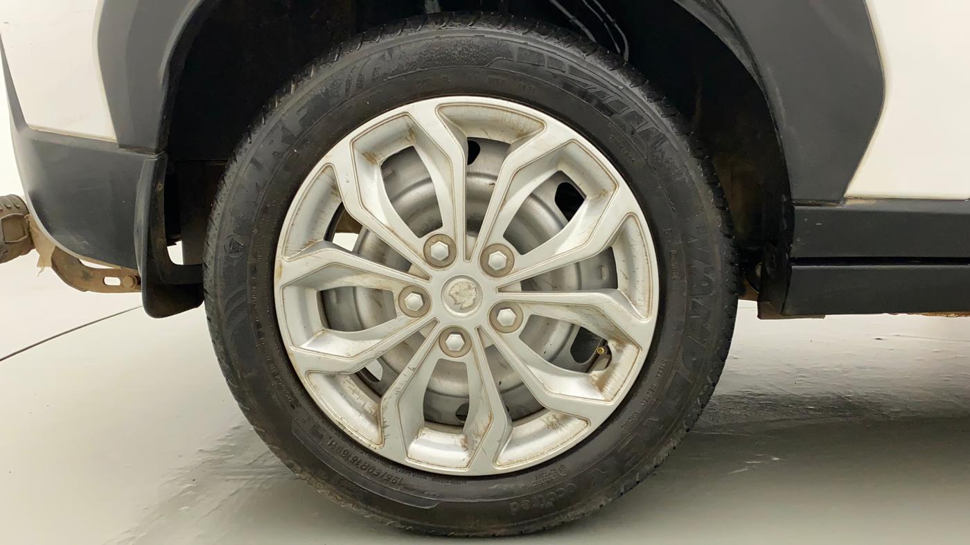 2021 Nissan MAGNITE XE, Petrol, Manual, 26,162 km, Right Rear Wheel