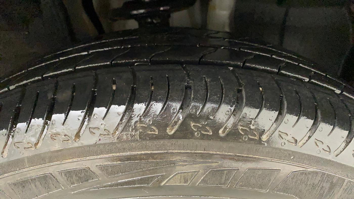2021 Nissan MAGNITE XE, Petrol, Manual, 26,162 km, Right Front Tyre Tread