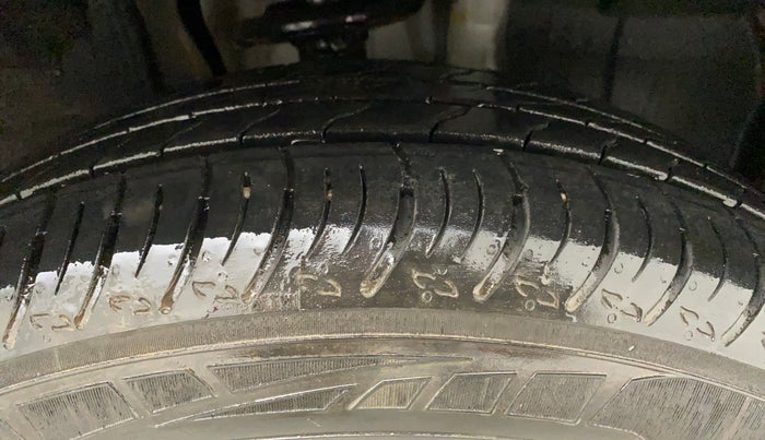 2021 Nissan MAGNITE XE, Petrol, Manual, 26,162 km, Right Front Tyre Tread